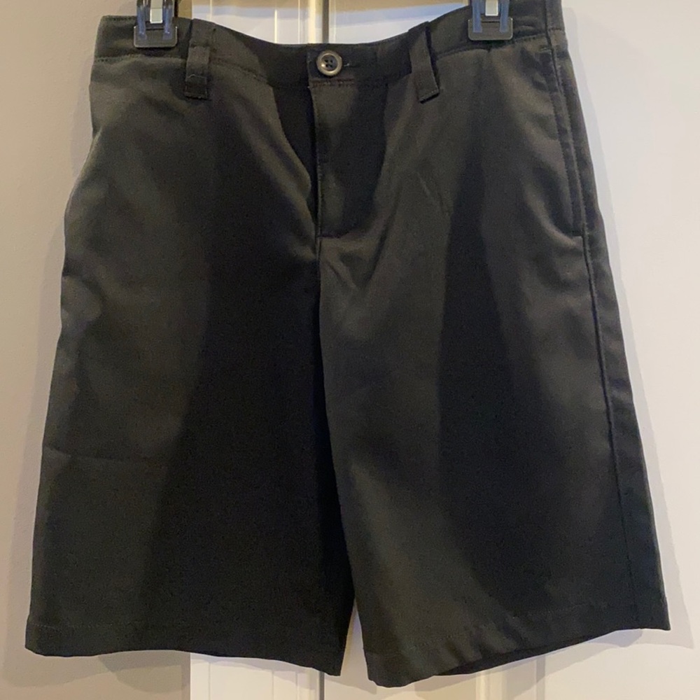 Like New!! Boys Under Armour Shorts. Size 10